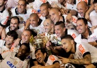 Afastado, Jorge Henrique celebra título no Twitter; jogadores também comemoram