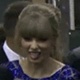 Taylor Swift mostra a língua ao ver Selena Gomez cumprimentando Bieber; veja - Reprodução