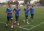Após vice, Neymar corre no gramado e Montillo volta a treinar com bola
