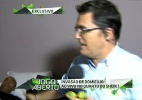 Sheik se atrasa entrevista e é acordado em seu quarto pela Band: 