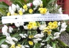 Atleticanos provocam rivais com coroa de flores e recado em esquina de BH