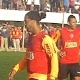 Ronaldinho volta a provocar euforia, e curiosos lotam treino em Tijuana