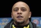 Ex-lateral Roberto Carlos negocia contrato para comandar time turco