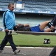 Tony torce tornozelo esquerdo e deixa treino do Gr&ecirc;mio carregado