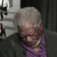 Morgan Freeman cochila durante participação em programa de TV - Reprodução