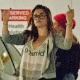 Kristen Stewart não esconde o mau humor e mostra o dedo médio para os fotógrafos - Grosby Group