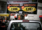 Motoristas fazem fila para comprar gasolina sem imposto em SP e no Rio