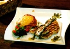 Filé de Frango ao Pesto de Talos Filé de Frango ao Pesto de Talos