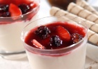 Verrine de Ricota com Calda de Frutas