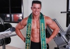 Garoto Fitness Brasil corta sal da dieta para evitar inchaço  (Foto: Reinaldo Canato /UOL. Agradecimentos: Raia Livre Academia e Fitness Model Agency)