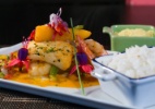 Moqueca de Pescada-amarela com Banana-da-terra e Camarão Moqueca de Pescada-amarela com Banana-da-terra e Camarão