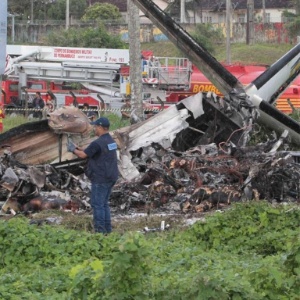 Destroços do avião da aérea Noar que caiu em Boa Viagem (Recife) em 2011 e matou as 16 pessoas a bordo