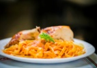 Talharim ao Sugo com Frango Assado Talharim ao Sugo com Frango Assado