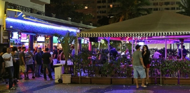 Balcony Bar, em Copacabana, é uma das áreas de prostituição mais frequentadas por turistas estrangeiros
