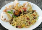 Peito de Peru com Farofa de Sêmola e Frutas Secas e Molho Agridoce de Figos Peito de Peru com Farofa de Sêmola e Frutas Secas e Molho Agridoce de Figos