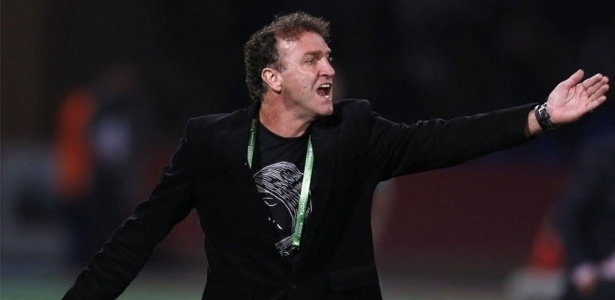 Nobre afirma não ter pressa sobre técnico e elogia Cuca: 