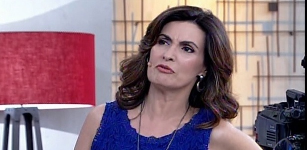 A apresentadora Fátima Bernardes escorrega, troca cidade de Goiás por Minas, e depois se corrige