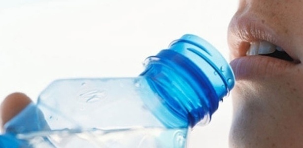 Quantidade de água que deve beber por dia depende só da sua sede