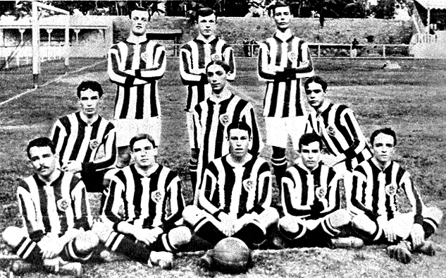 Dinorah no Botafogo, em 1910_ de pé, à direita