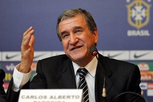 OFF - Parreira dá uva. Rinaldi dá o quê?
