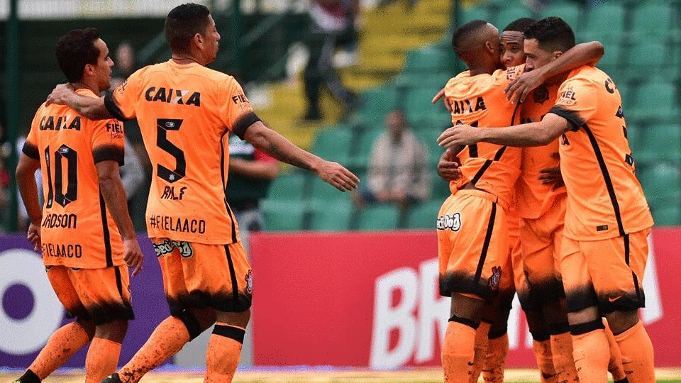 Timão perde quatro gols e bota sete pontos de vantagem