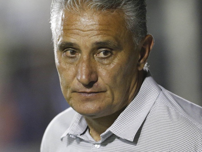 Tite não decide se quer ser o Felipão de 2001