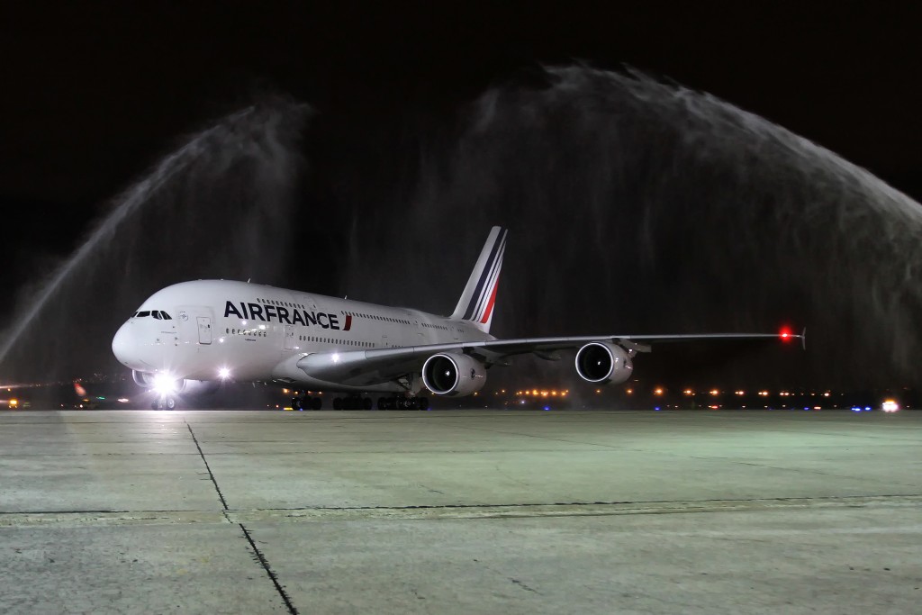 A380 que pousou na noite de segunda no Galeão (Luis Alberto Neves/Divulgação)