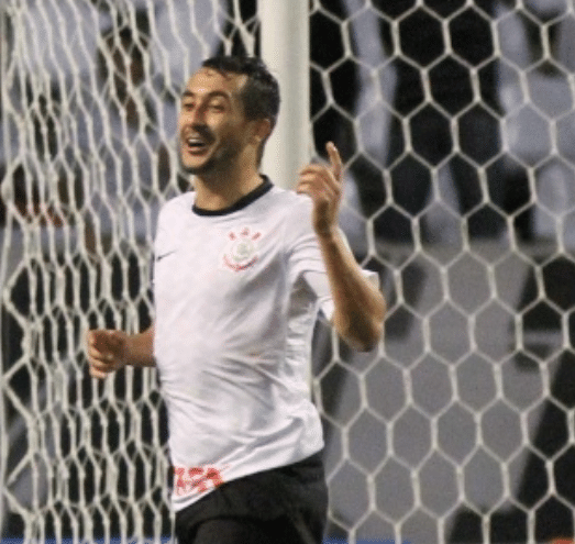 Reprodução/Uol Douglas reapareceu em melhor forma física