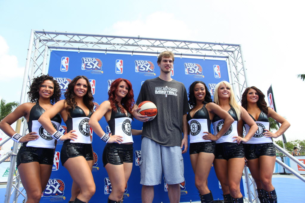 Cheerleaders_Splitter