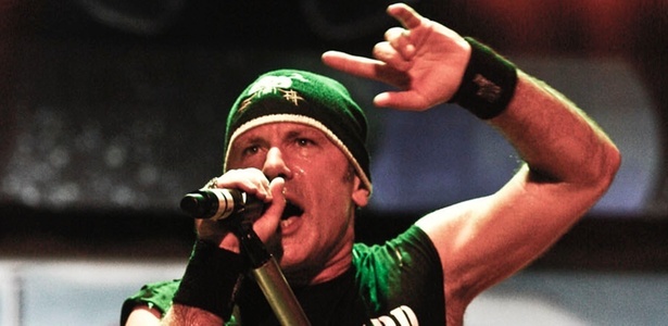 bruce-dickinson-canta-em-show-do-iron-maiden-em-sao-paulo-26032011-1301329015537_615x300