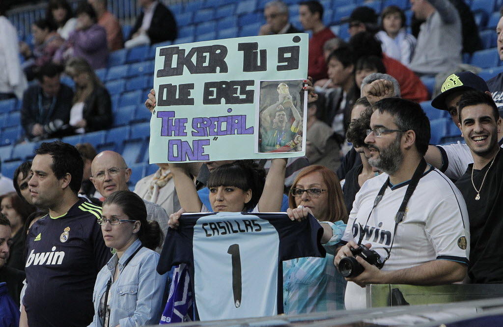 Torcedora do Real Madrid faz homenagem a Casillas