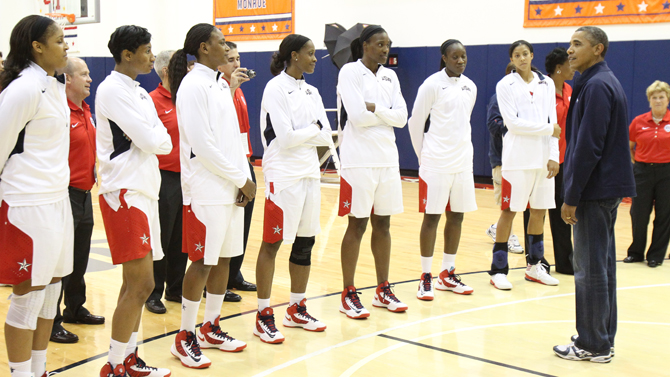 Obama with 2012 US Women's Senior National Team