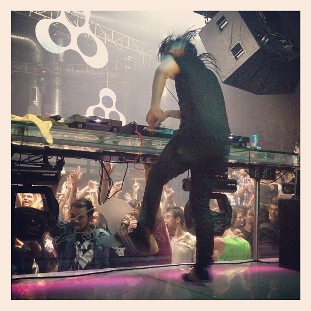 120413_skrillexitu