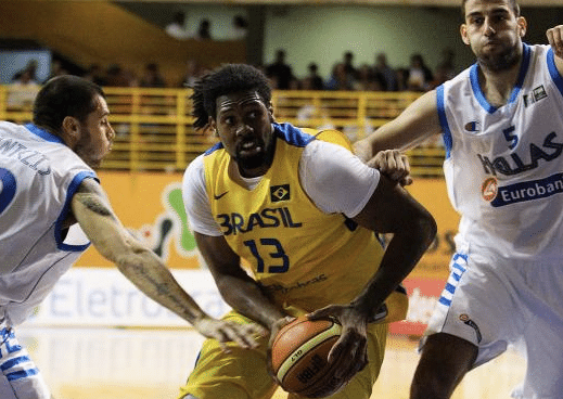 Nenê em acão pela seleção em São Carlos