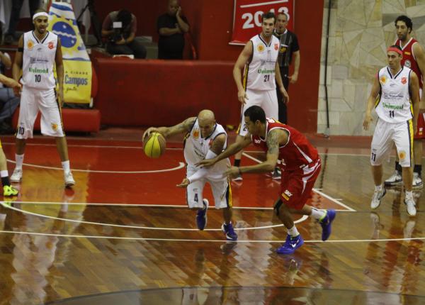 sao-jose-pinheiros-basquee-paulsita São José x Pinheiros, segundo round