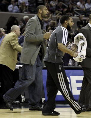 Tim Duncan, de terno não tá legal