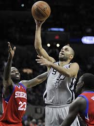 Tony Parker e seu chute em flutuação