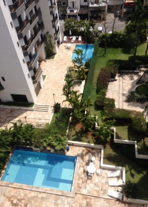 19.out.2014 - Condomínio Torres do Morumbi, onde o governador Geraldo Alckmin tem apartamento, mantém cinco piscinas