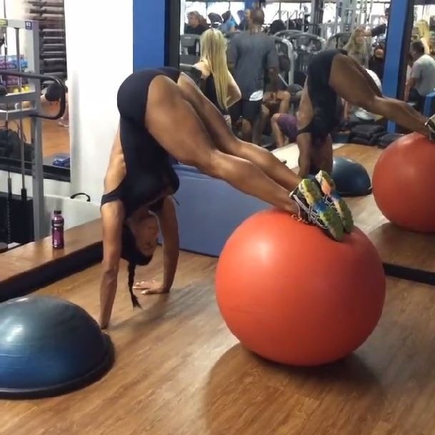 [Imagem: 29jan2014---a-dancarina-e-musa-fitness-g...09x610.jpg]
