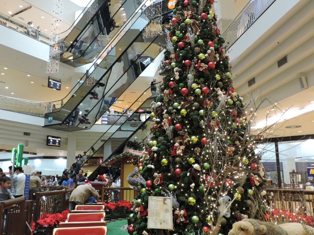 Resultado de imagem para decoração de natal de luxo sao paulo