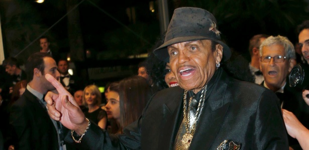 Pai de Michael Jackson volta ao Brasil para festejar os seus 87 anos, em São Paulo