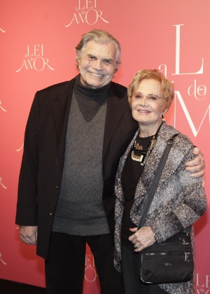 Tarcísio Meira e Glória Menezes foram juntos à festa de lançamento de "A Lei do Amor"