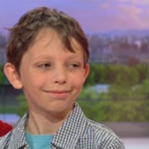 Hugo, de dez anos, é uma das 21 crianças entre 7 e 11 anos que estão competindo pelo título de gênio mirim da Grã-Bretanha
