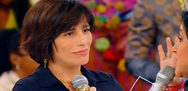 27.jul.2013 - Glória Pires participa do "Esquenta" e fala da carreira com Regina Casé