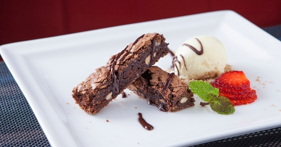  - brownie-de-chocolate-e-opcao-de-sobremesa-do-cest-si-bon-para-bh-restaurant-week-festival-que-acontece-de-26-de-agosto-a-8-de-setembro-na-capital-mineira-com-o-objetivo-de-popularizar-a-alta-culinaria-1377187933825_956x500