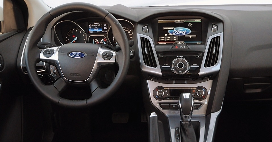 [Imagem: ford-focus-sedan-20-powershift-2014-1380...56x500.jpg]