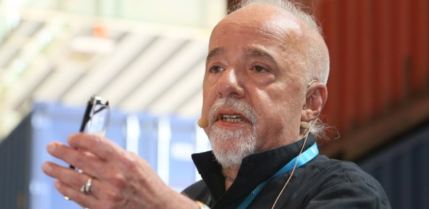 22.ago.2012 - O escritor Paulo Coelho durante palestra na Campus Party em Berlim
