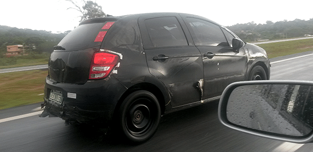 Possível futura versão aventureira do Citroën C3 circula pela rodovia dos Imigrantes