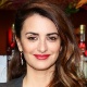 Penélope Cruz diz que é difícil deixar de amamentar - Getty Images