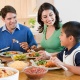 Você sabe impor limites aos filhos quando o assunto é alimentação? - Getty Images